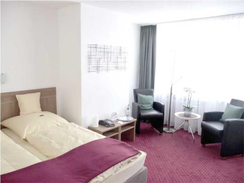 Hotel Sechzehn Leverkusen Bagian luar foto