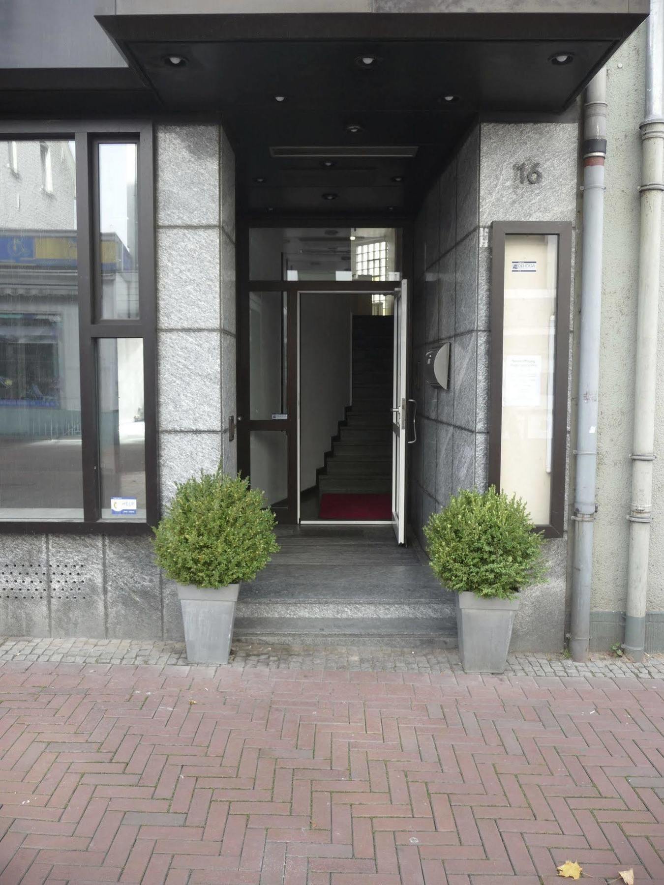 Hotel Sechzehn Leverkusen Bagian luar foto