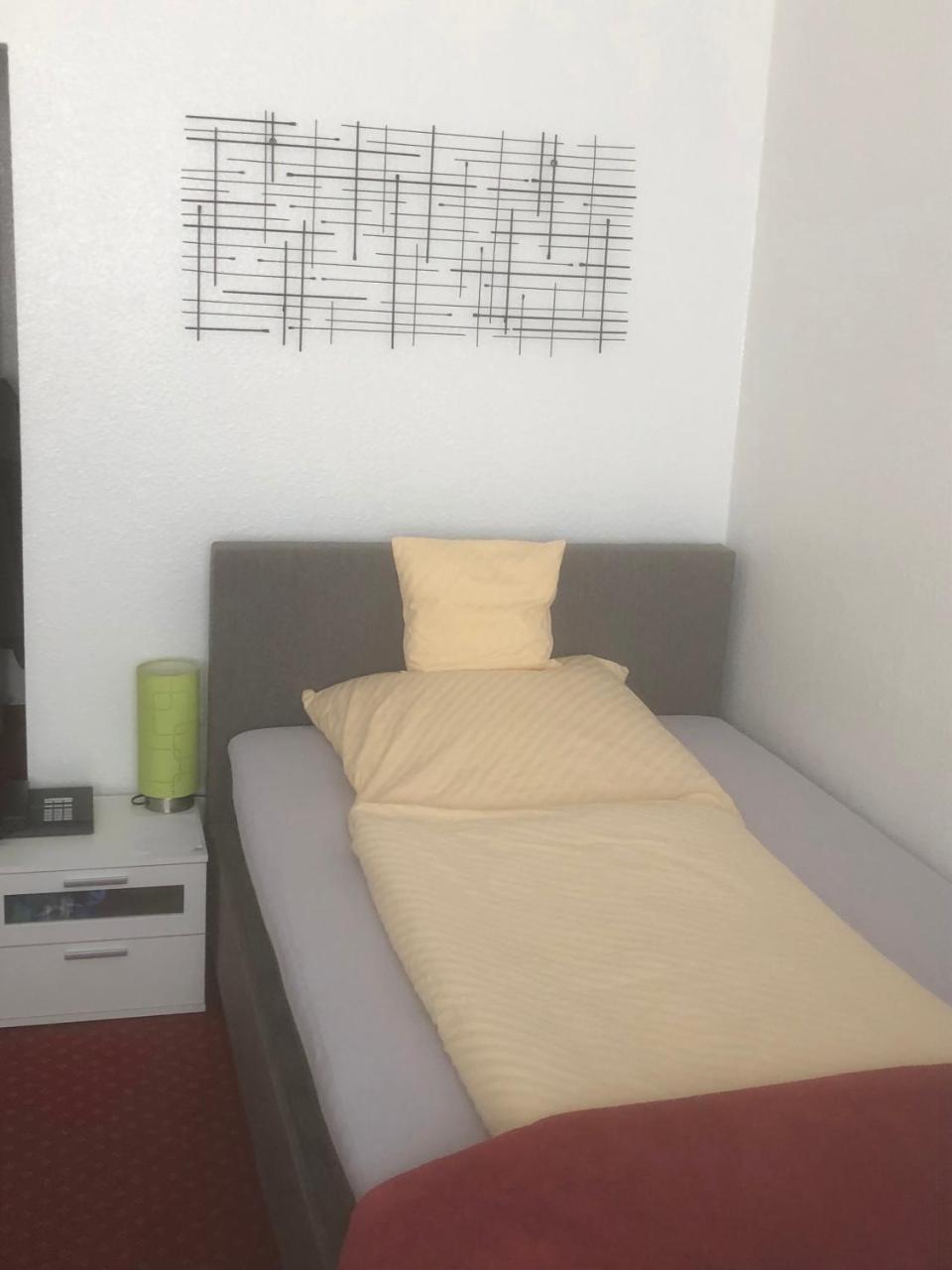 Hotel Sechzehn Leverkusen Bagian luar foto