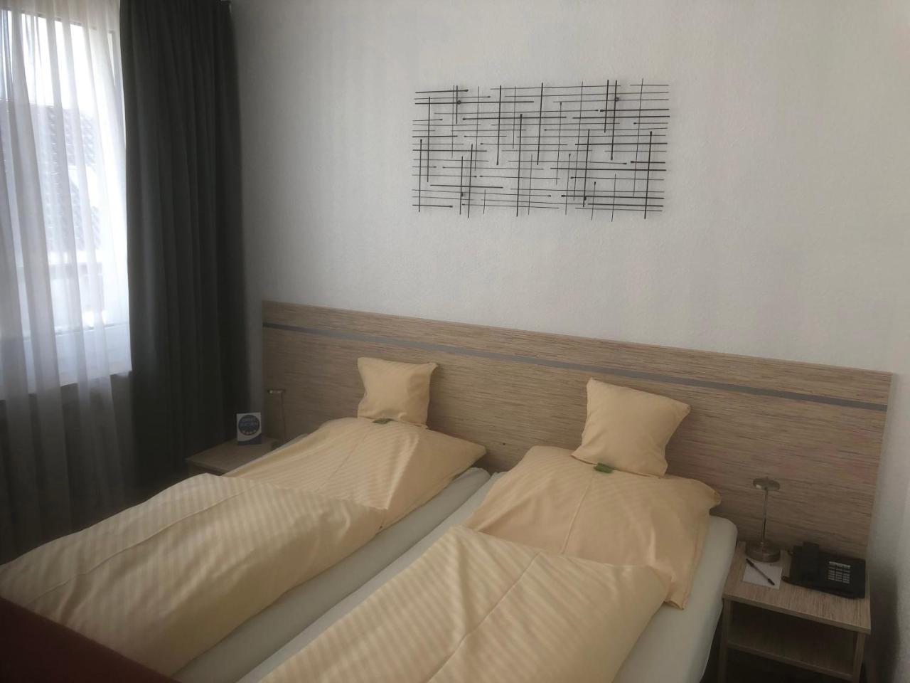 Hotel Sechzehn Leverkusen Bagian luar foto