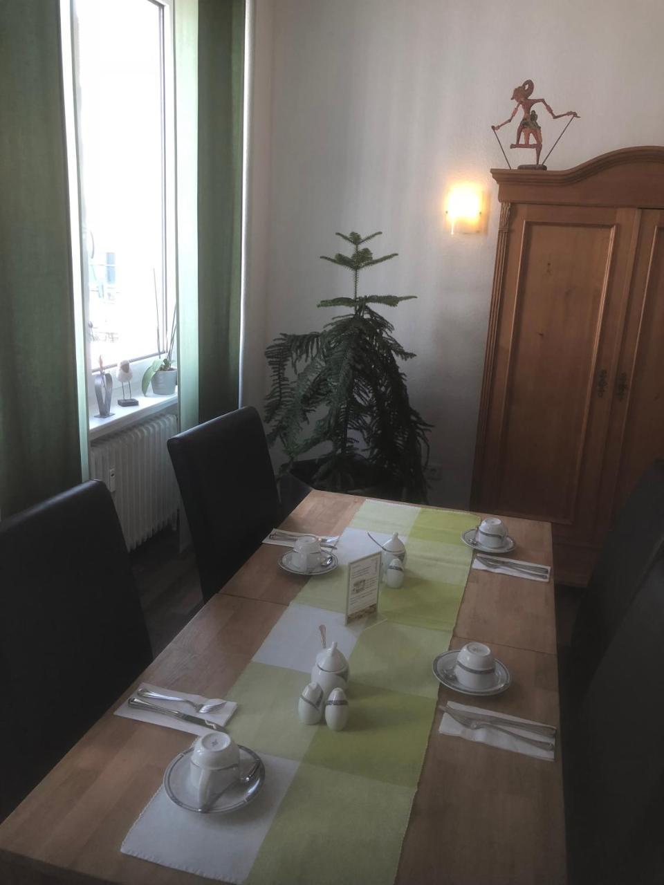 Hotel Sechzehn Leverkusen Bagian luar foto