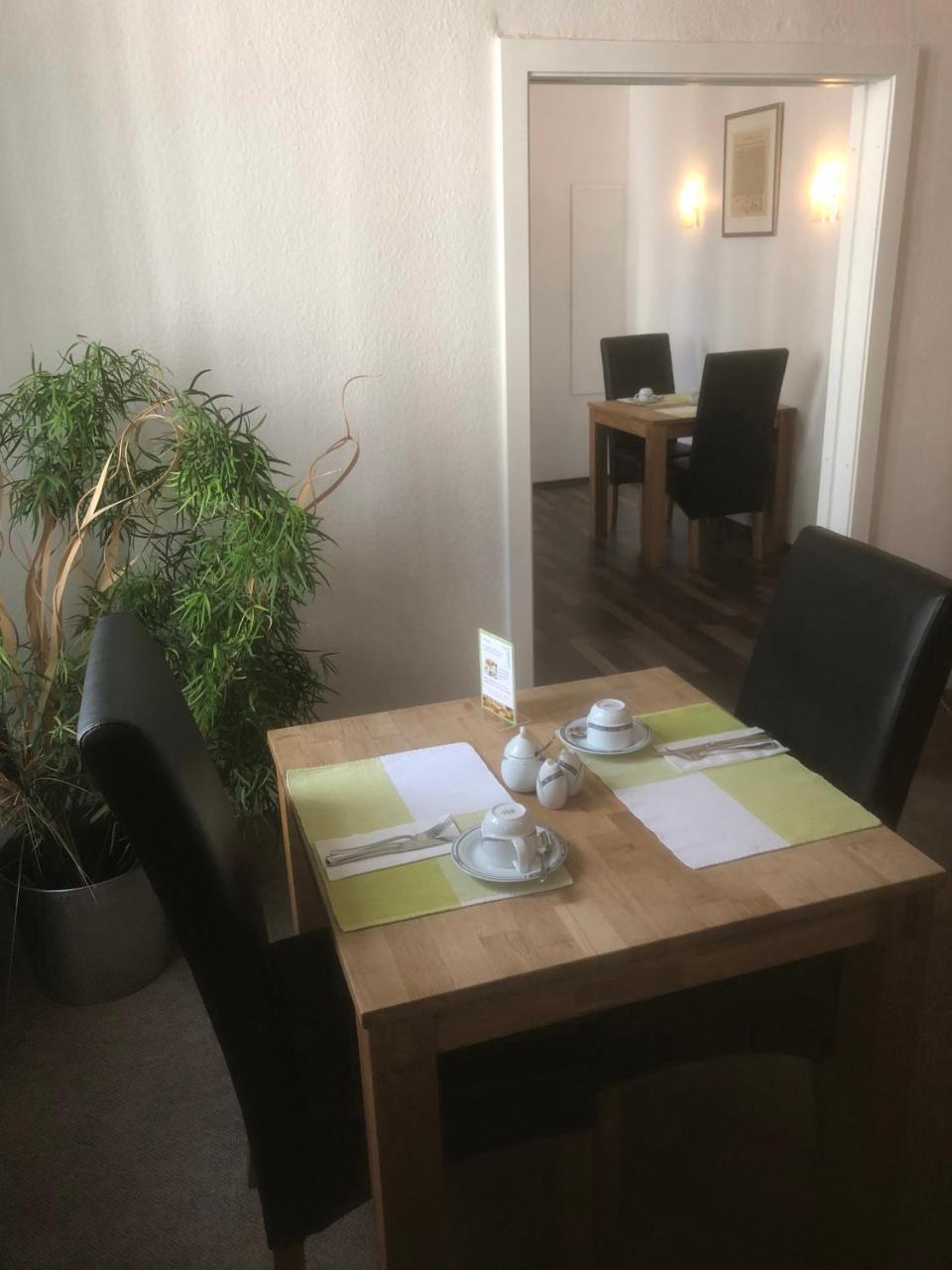 Hotel Sechzehn Leverkusen Bagian luar foto